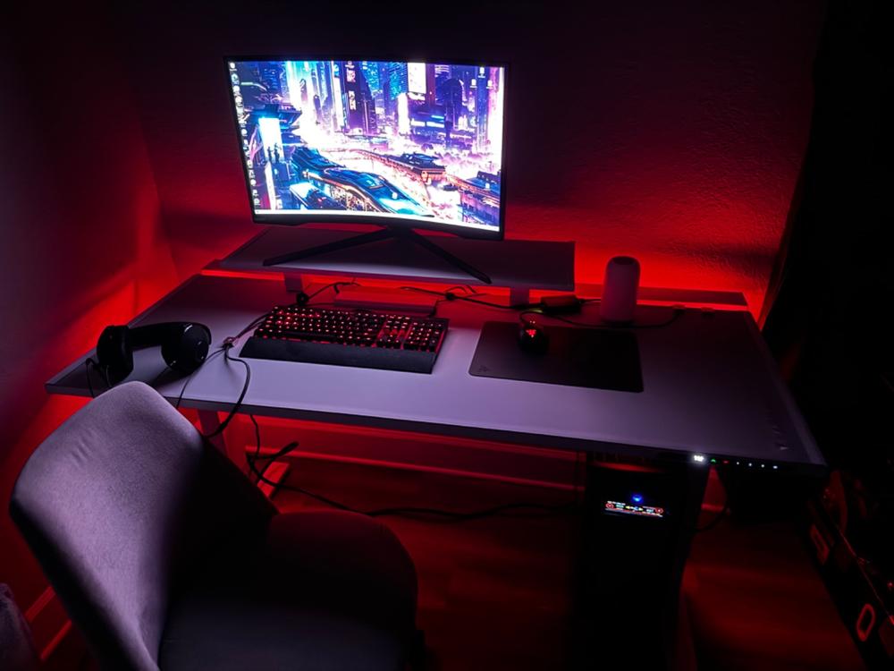 Secretlab Magnus Pro 1.5m Motorised Leg Columns (Type-B)- White - Box 2 - Customer Photo From Carina Munro