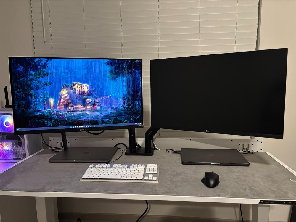 Secretlab Magnus Pro 1.5m Motorised Leg Columns (Type-B)- White - Box 2 - Customer Photo From Adebowale Oduyemi