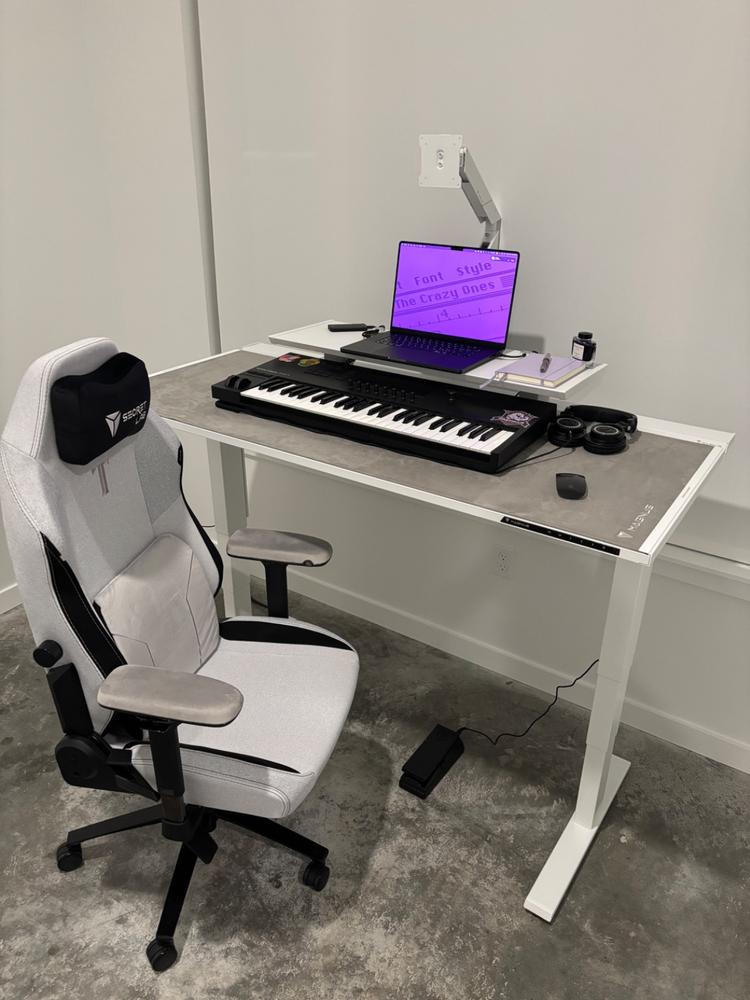 Secretlab Magnus Pro 1.5m Motorised Leg Columns (Type-B)- White - Box 2 - Customer Photo From Shane Mesa