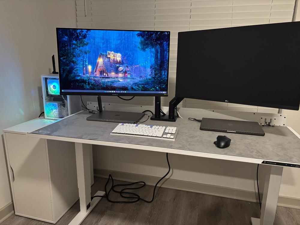 Secretlab Magnus Pro 1.5m Motorised Leg Columns (Type-B)- White - Box 2 - Customer Photo From Adebowale Oduyemi