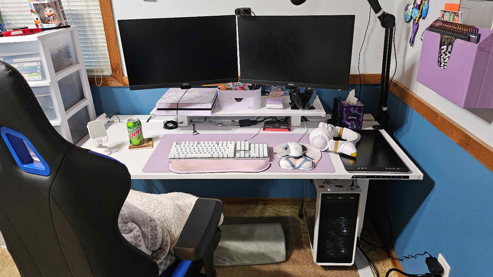 Secretlab Magnus Pro 1.5m Motorised Leg Columns (Type-B)- White - Box 2 - Customer Photo From Allyssa Hill