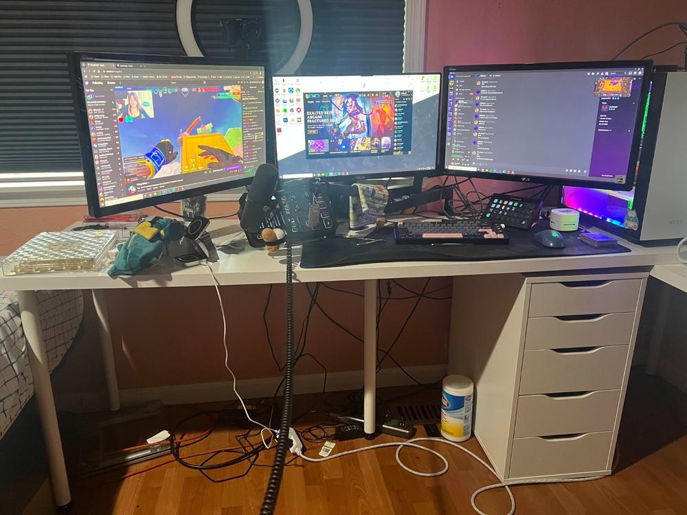 Secretlab Magnus Pro XL 1.7m Motorised Leg Columns (Type-B) - White - Box 2 - Customer Photo From Tien Nguyen