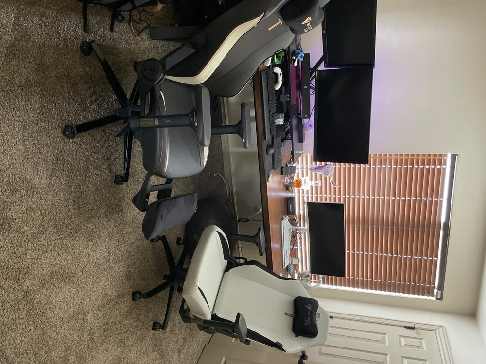 Secretlab Ergonomic Recliner Add-On (Plushcell™ Memory Foam) - Customer Photo From Kimberly Pendleton