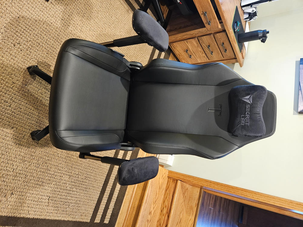 Secretlab TITAN Evo - Regular - NanoGen™ Hybrid Leatherette (0107) - Customer Photo From Craig Shoff