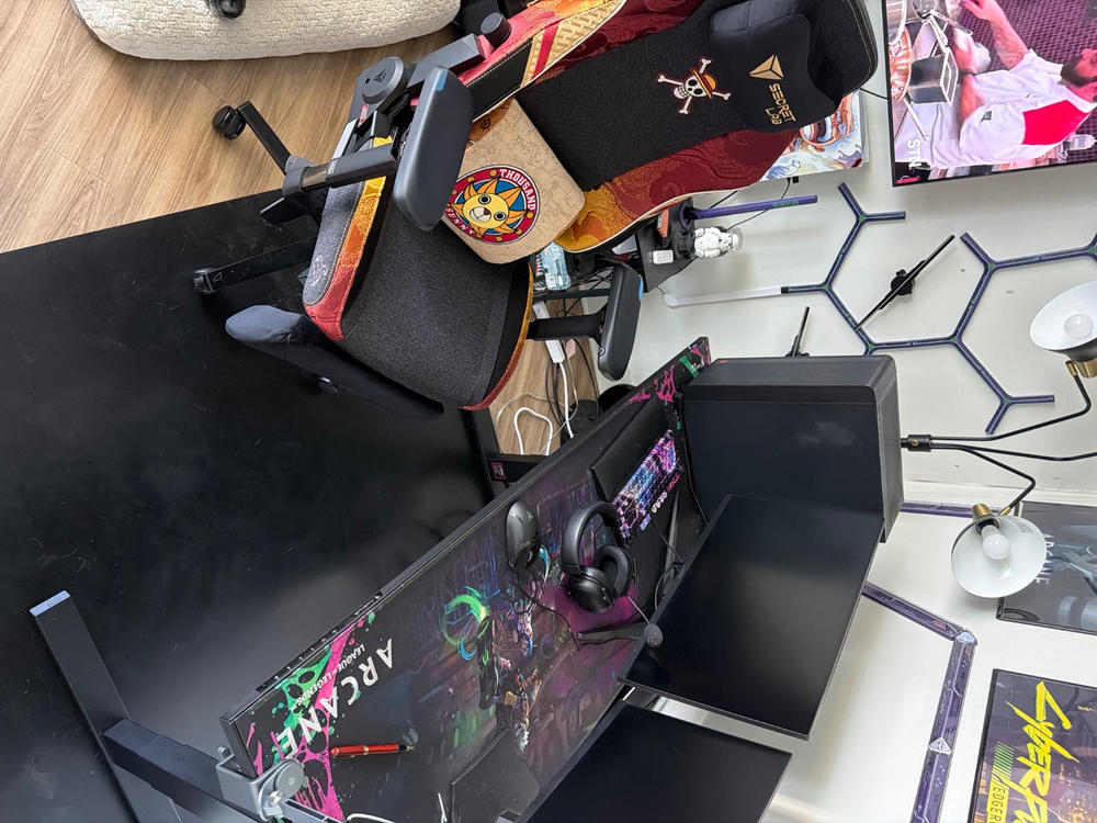 Secretlab Memory Foam Lumbar Pillow - One Piece Edition - Customer Photo From Christopher Hickey