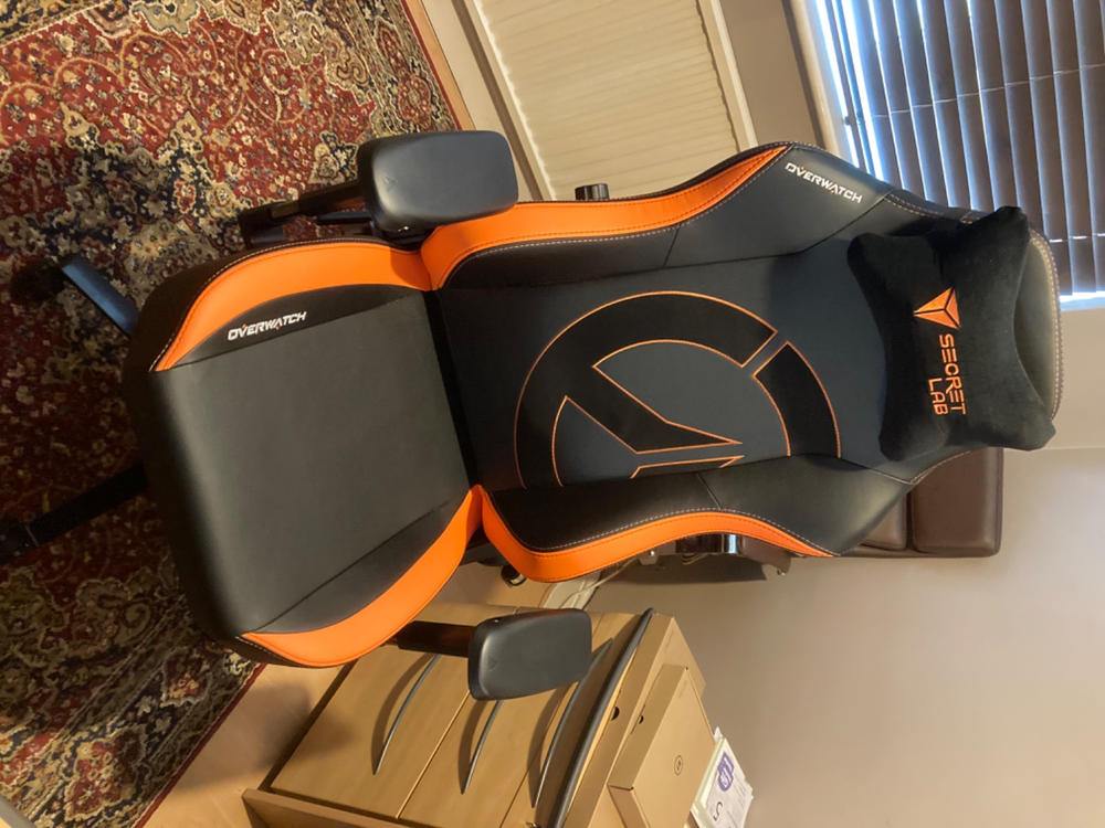 TITAN XL series gaming chairs Secretlab US