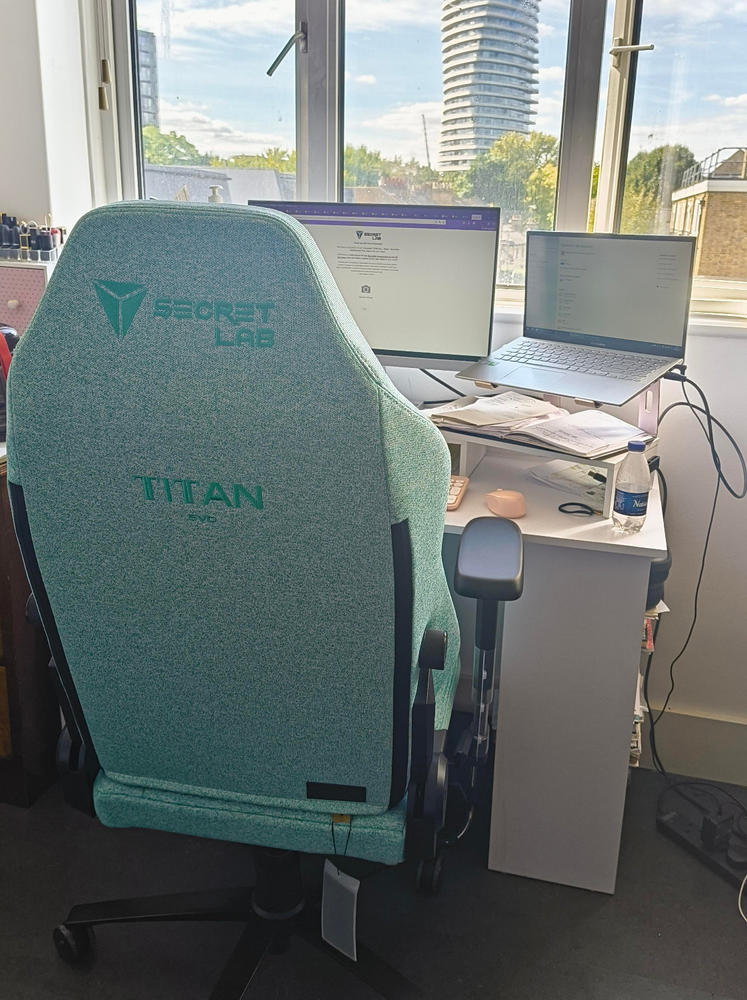 Secretlab TITAN Evo - Small - Secretlab SoftWeave™ Plus Fabric - Customer Photo From Mel Duval Pazzaglia