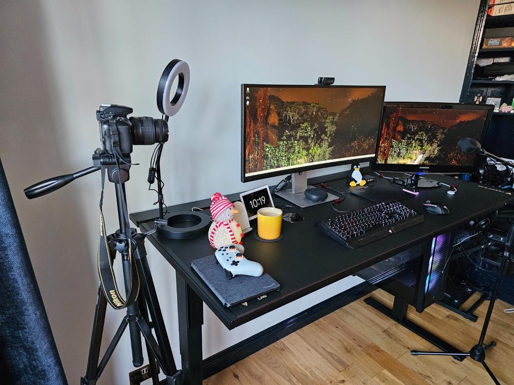 Secretlab Magnetic Cable Anchors (Set of 3) - Customer Photo From Andrew Viles