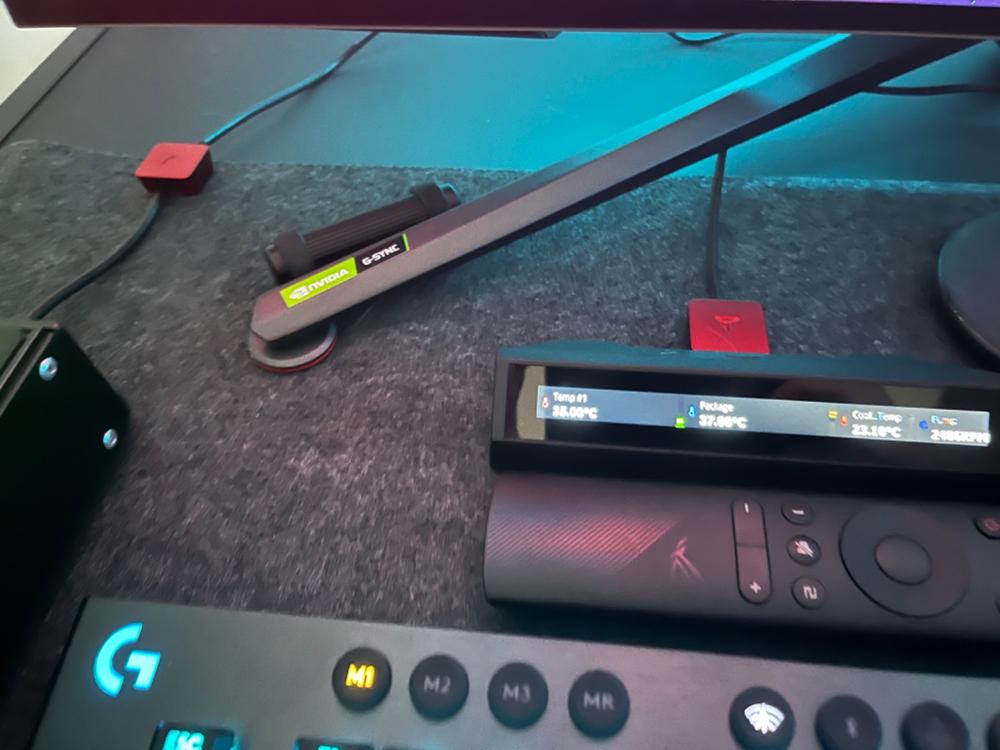 Secretlab MAGNUS 1.5m + Secretlab MAGPAD™ (Bundle) - Customer Photo From Josh Speirs