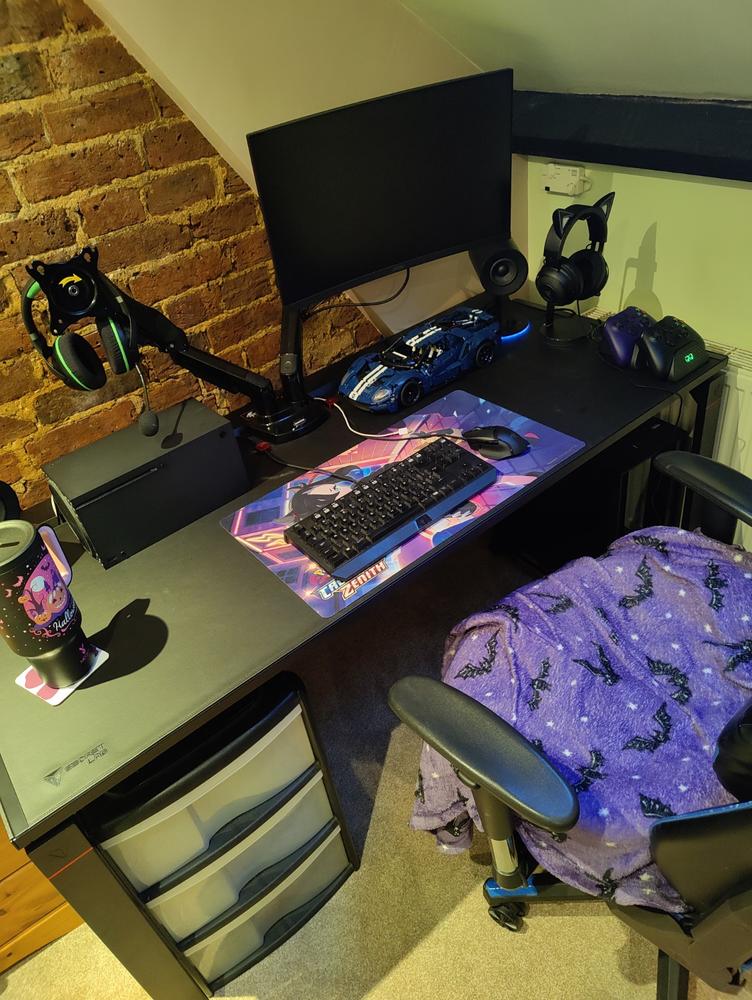 Secretlab MAGNUS 1.5m + Secretlab MAGPAD™ (Bundle) - Customer Photo From Tracey Costello