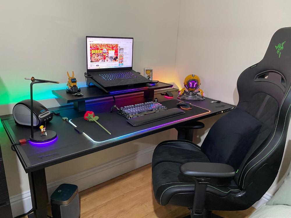 Secretlab MAGNUS Pro - Box 2 - Motorised Leg Columns (Plug Type G) - Customer Photo From Julian alfonso Alarcon ocampo