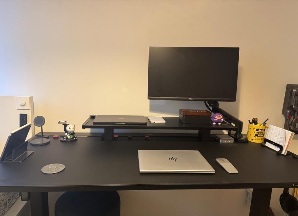 Secretlab MAGNUS Pro - Box 2 - Motorised Leg Columns (Plug Type G) - Customer Photo From Arvind Pavithran