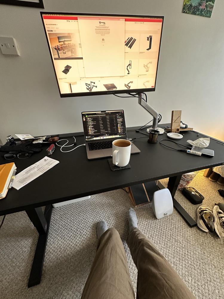 Secretlab MAGNUS Pro - Box 2 - Motorised Leg Columns (Plug Type G) - Customer Photo From Robert Stevens