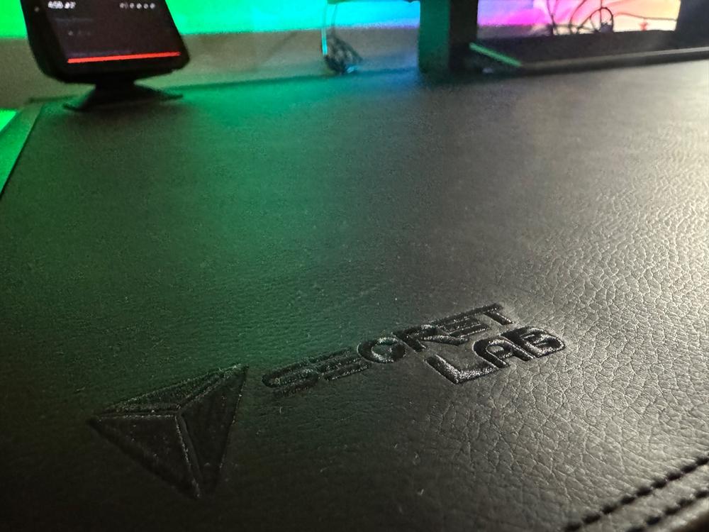 Secretlab MAGNUS Pro XL - Box 2 - Motorised Leg Columns (Plug Type G) - Customer Photo From Bradley Hewitt