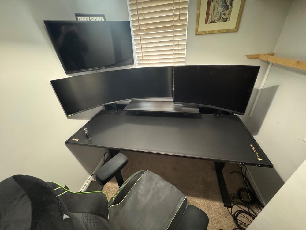 Secretlab MAGNUS Monitor Arm (Heavy Duty Edition) - Customer Photo From Darren Cooper