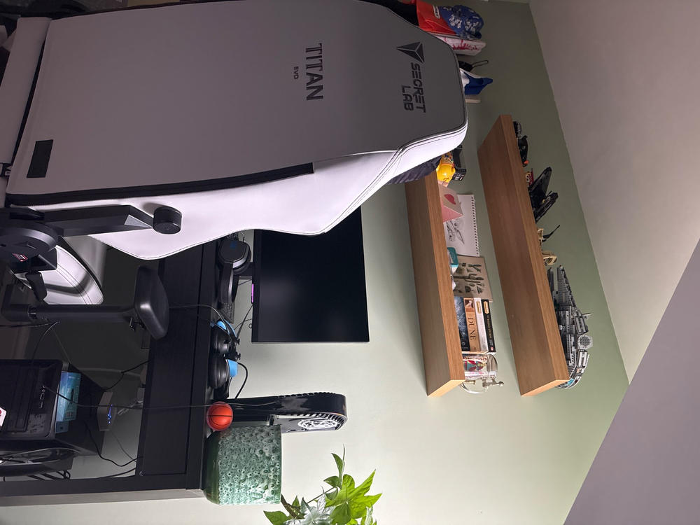 Secretlab TITAN Evo - Regular - NEO Hybrid Leatherette (0307) - Customer Photo From Will Sambrook