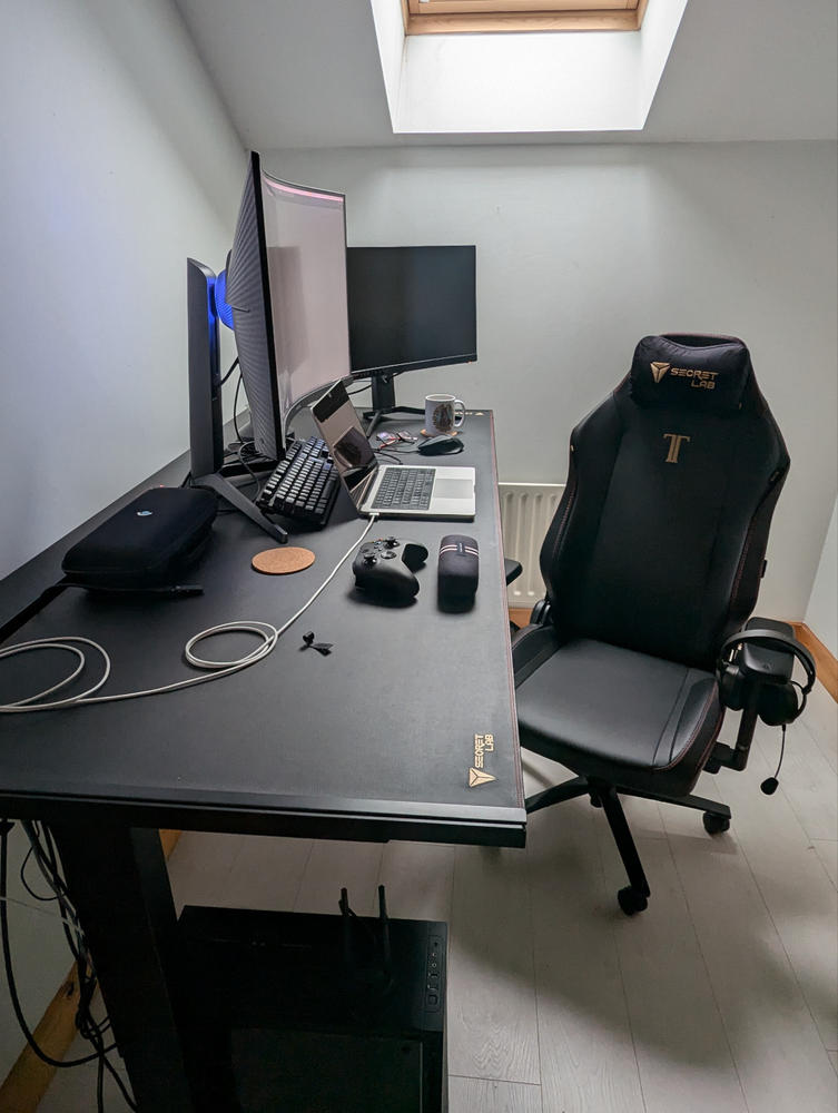 Secretlab TITAN Evo - Regular - NEO Hybrid Leatherette (0307) - Customer Photo From Jude J McFerran