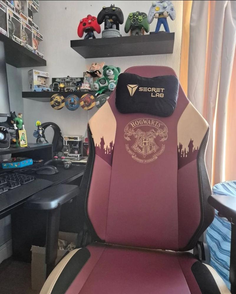 Secretlab TITAN Evo - Regular - NEO Hybrid Leatherette (0307) - Customer Photo From Gareth Williams