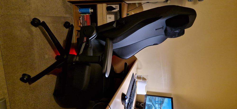 Secretlab TITAN Evo - XL - NEO Hybrid Leatherette (0308) - Customer Photo From Ryan Wigmore