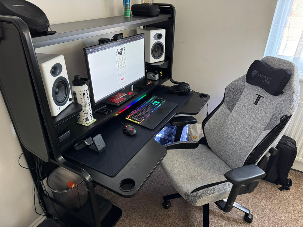 Secretlab TITAN Evo - Regular - SoftWeave® Plus Fabric (0307) - Customer Photo From Christopher Burt