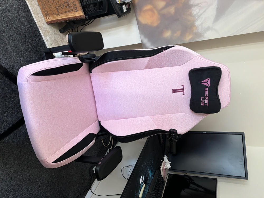 Secretlab TITAN Evo - XL - SoftWeave® Plus Fabric (0308) - Customer Photo From Katie Thomas