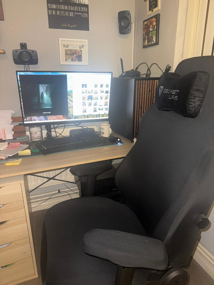 Secretlab TITAN Evo Lite - Regular - SoftWeave® Fabric - Customer Photo From Gary Stanford