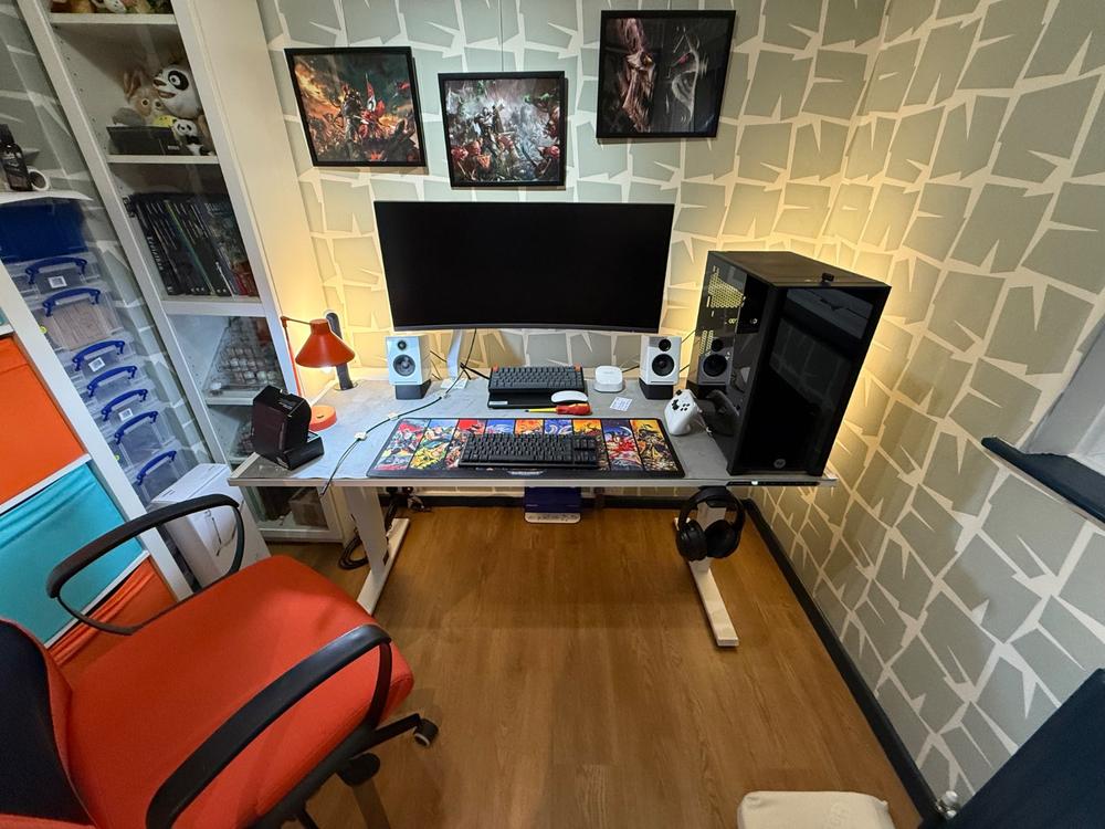 Secretlab Magnus Pro 1.5m Motorised Leg Columns (Type-G)- White - Box 2 - Customer Photo From Ben Stalbow