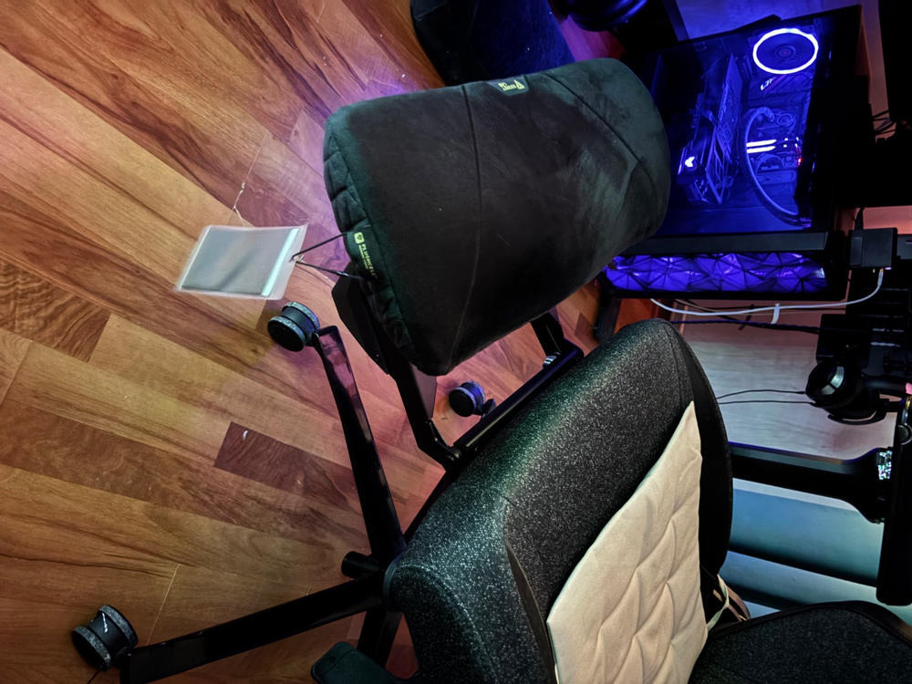 Secretlab Ergonomic Recliner Add-On (Plushcell™ Memory Foam) - Customer Photo From Paweł Łupiński