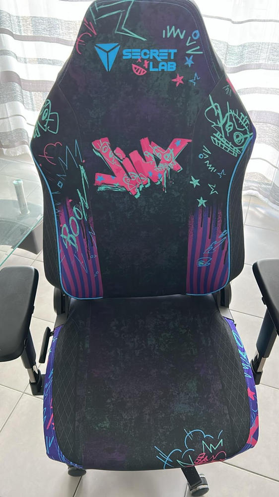 Secretlab SKINS Lite - Regular - Customer Photo From EMMANUELLE FERRER Y SANTA CREU