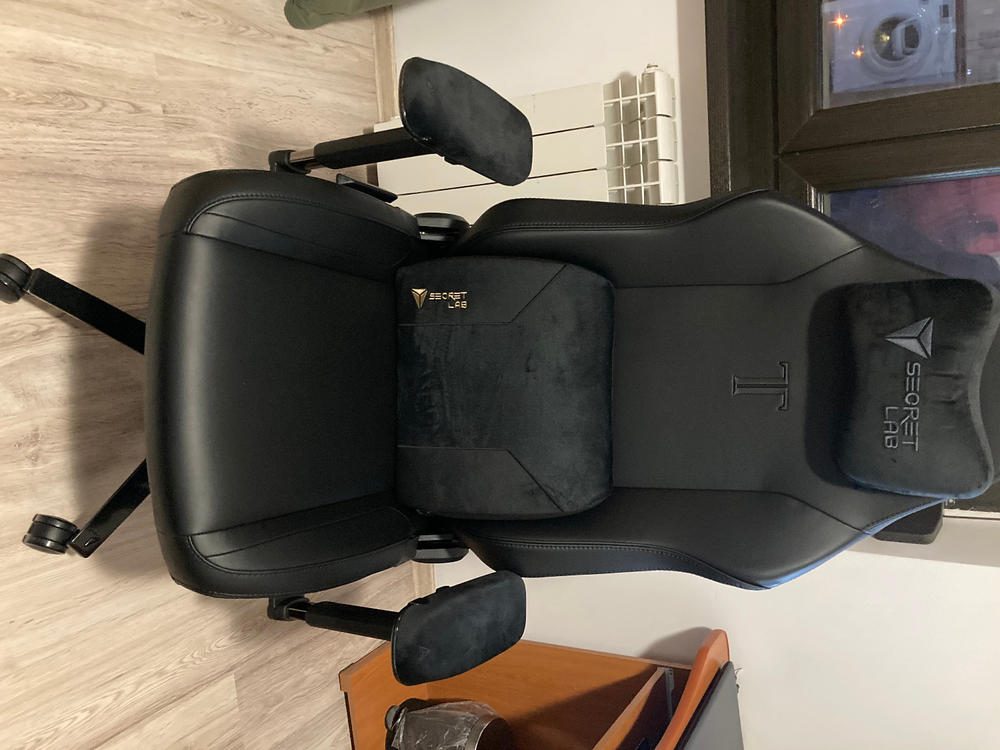 Secretlab TITAN Evo - Regular - NanoGen™ Hybrid Leatherette (0107) - Customer Photo From Andrei Gindea