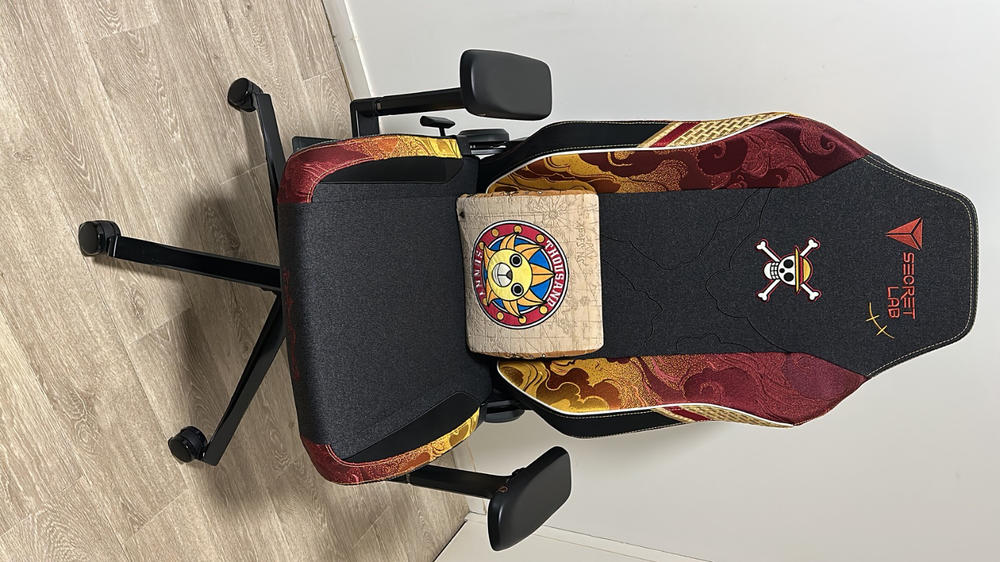 Secretlab Memory Foam Lumbar Pillow - One Piece Edition - Customer Photo From Karim TEBRERROU