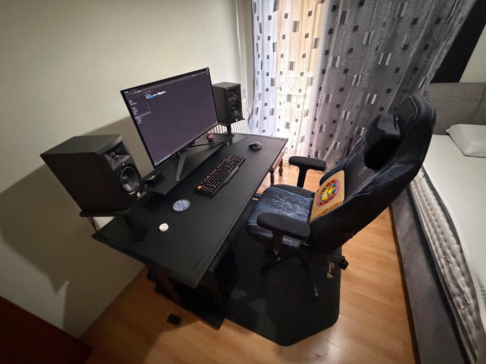Secretlab Memory Foam Lumbar Pillow - One Piece Edition - Customer Photo From Eleftherios Ntalipis