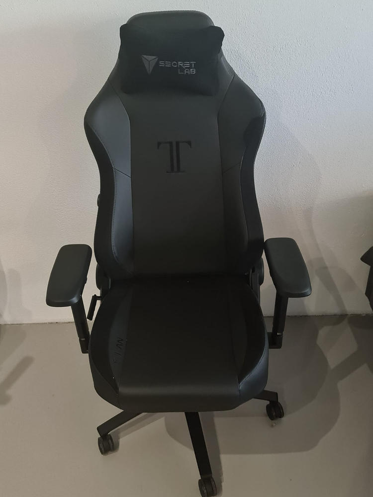 TITAN series gaming chairs Secretlab AU