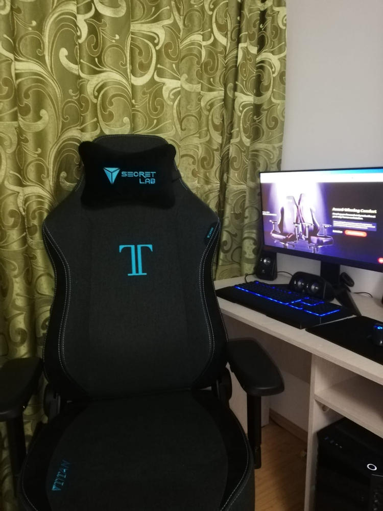 TITAN XL series gaming chairs Secretlab AU