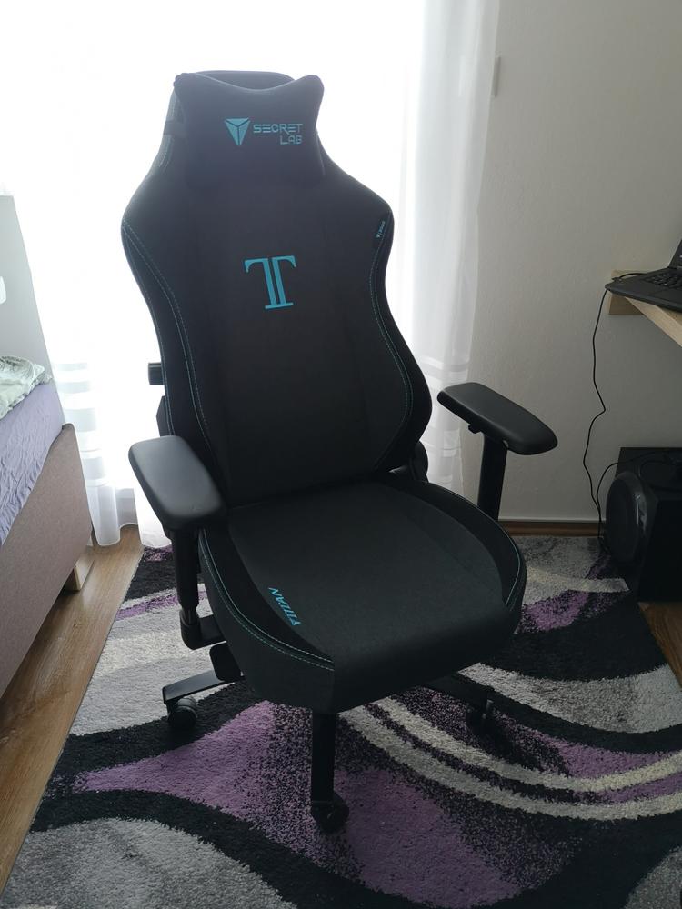 TITAN XL series gaming chairs | Secretlab CA