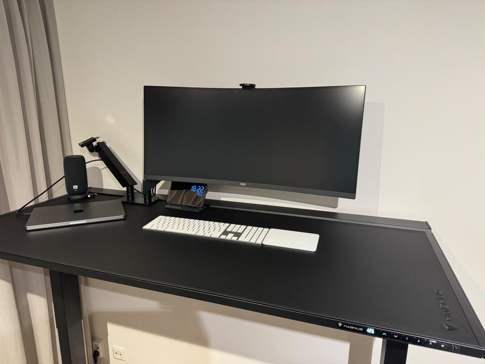 Secretlab Magnetic Cable Anchors (Set of 3) - Customer Photo From Rian van Maanen