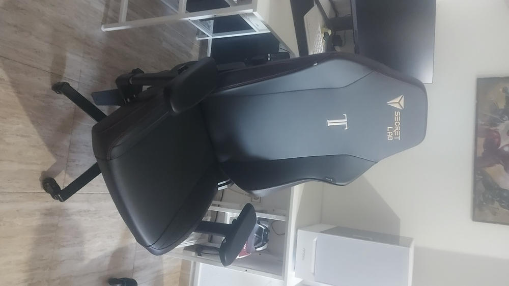 Secretlab TITAN Evo - Regular - Secretlab NEO™ Hybrid Leatherette - Customer Photo From Raúl Dalmau Moreno