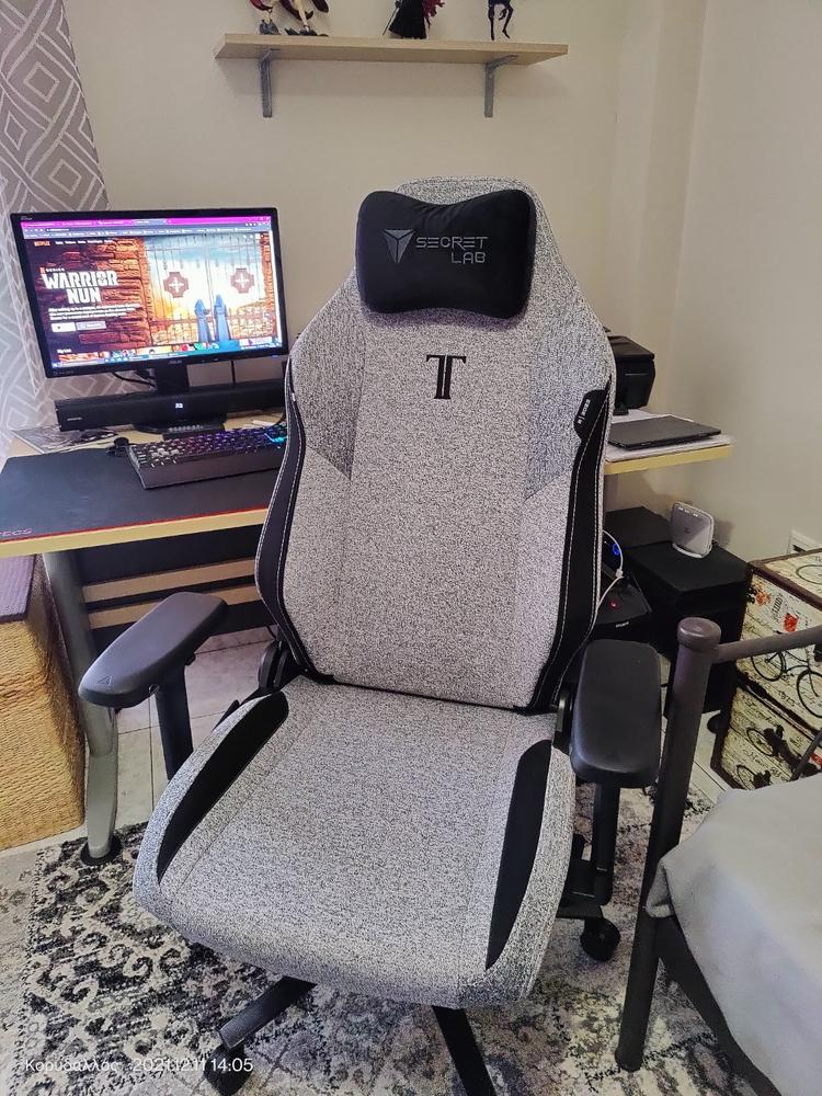 Secret lab gaming chair
