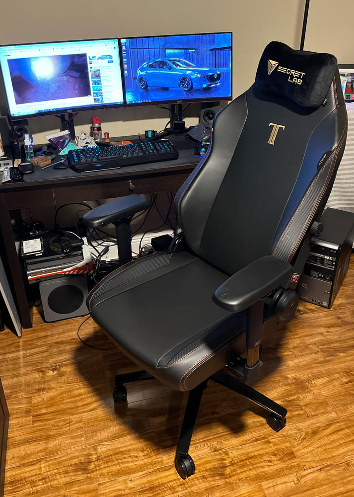 Secretlab TITAN Evo - XL - Secretlab NEO™ Hybrid Leatherette - Customer Photo From Christian Fuchs