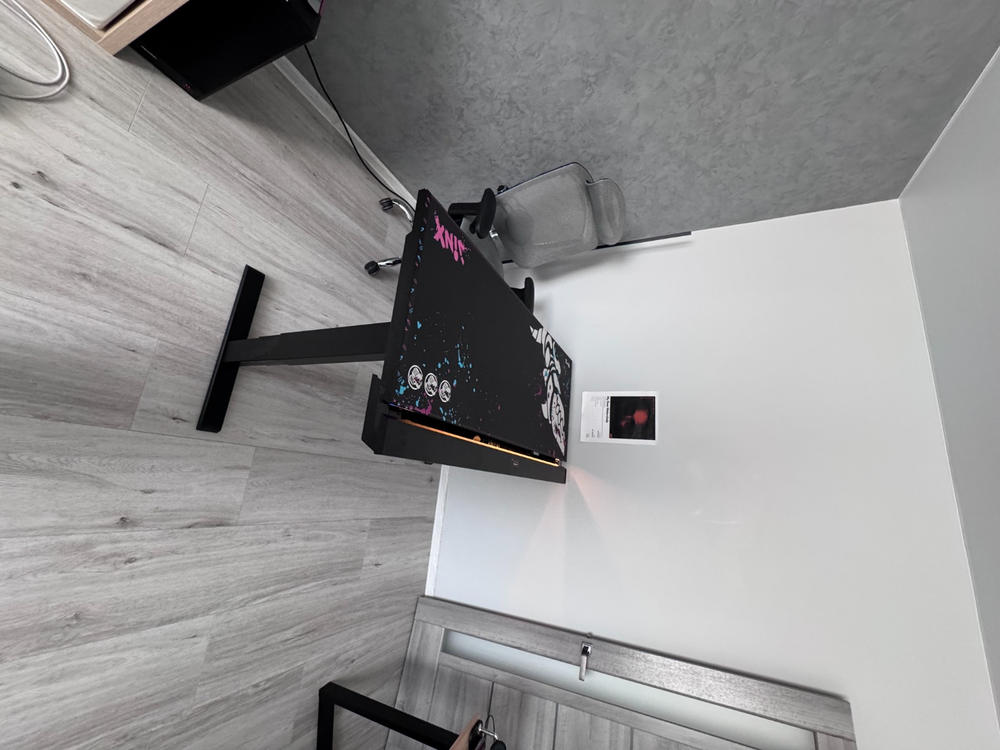 Secretlab MAGNUS Pro - Box 2 - Motorised Leg Columns (Plug Type F) - Customer Photo From Anastasiia Chupryna