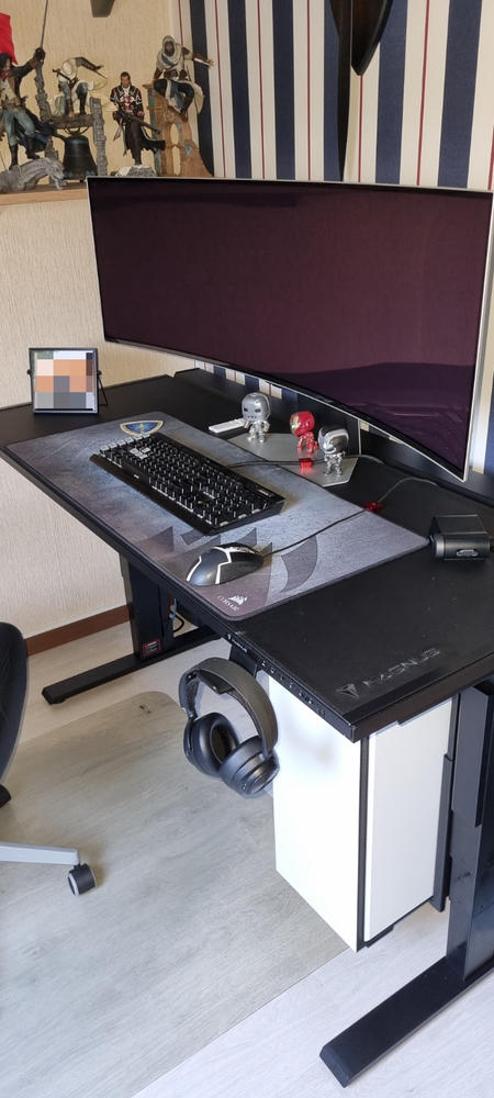 Secretlab MAGNUS Pro - Box 2 - Motorised Leg Columns (Plug Type F) - Customer Photo From René Pennings