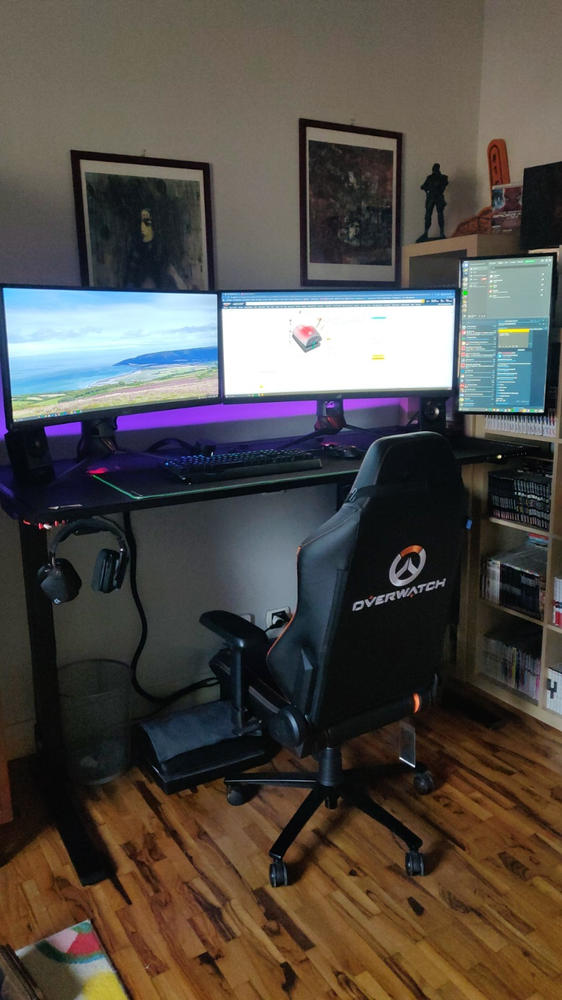 Secretlab MAGNUS Pro XL - Box 2 - Motorised Leg Columns (Plug Type F) - Customer Photo From Gianmaria Martelli