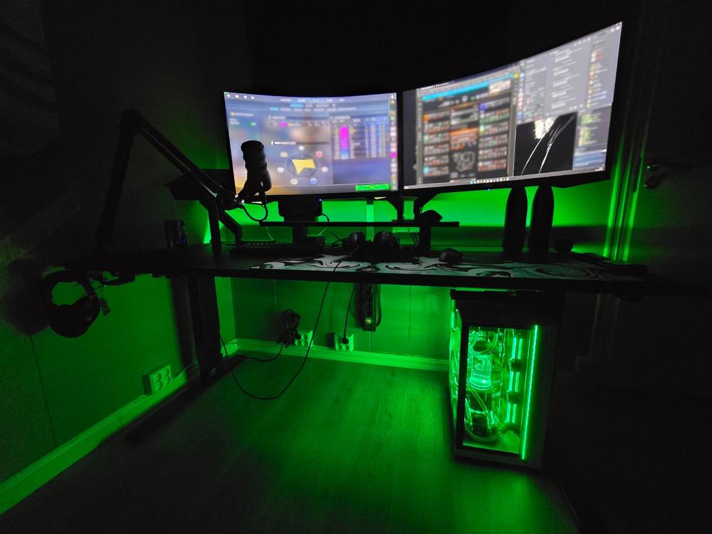 Secretlab MAGNUS Pro XL - Box 2 - Motorised Leg Columns (Plug Type F) - Customer Photo From Rami Sourour