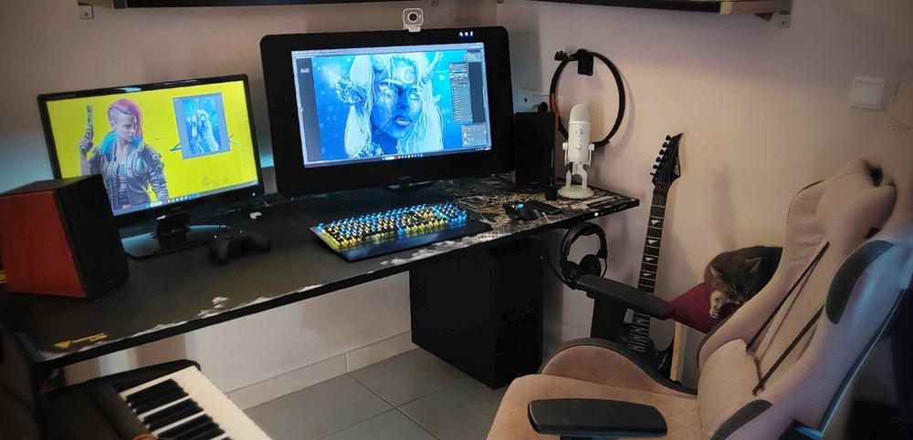 Secretlab MAGNUS Pro XL - Box 2 - Motorised Leg Columns (Plug Type F) - Customer Photo From Lou Guénard