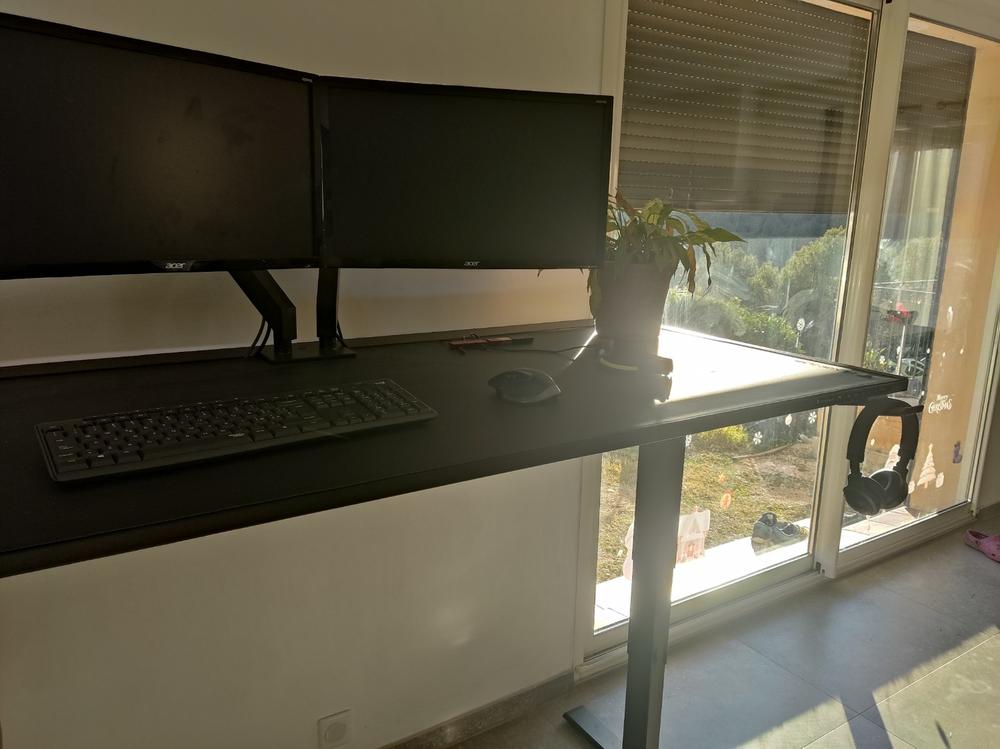 Secretlab MAGNUS Pro XL - Box 2 - Motorised Leg Columns (Plug Type F) - Customer Photo From Florent Renucci