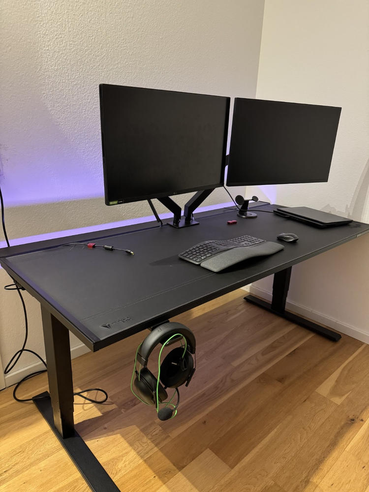 Secretlab MAGNUS Pro XL - Box 2 - Motorised Leg Columns (Plug Type F) - Customer Photo From DAVID GALO LAGUNA