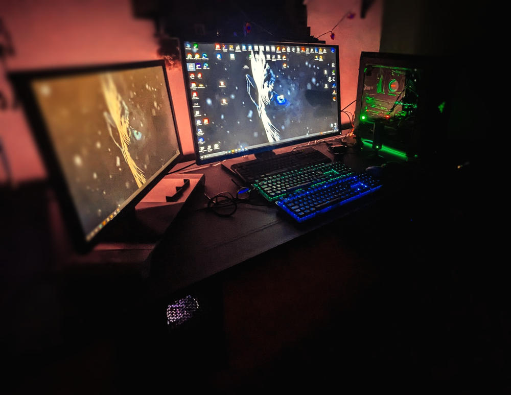 Secretlab MAGNUS Pro XL - Box 2 - Motorised Leg Columns (Plug Type F) - Customer Photo From Pablo PK