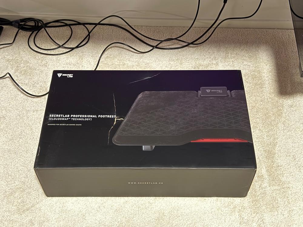 Secretlab Professional Footrest (CloudSwap™ Technology) - Customer Photo From ANTONIOS CHATZIMICHALIS