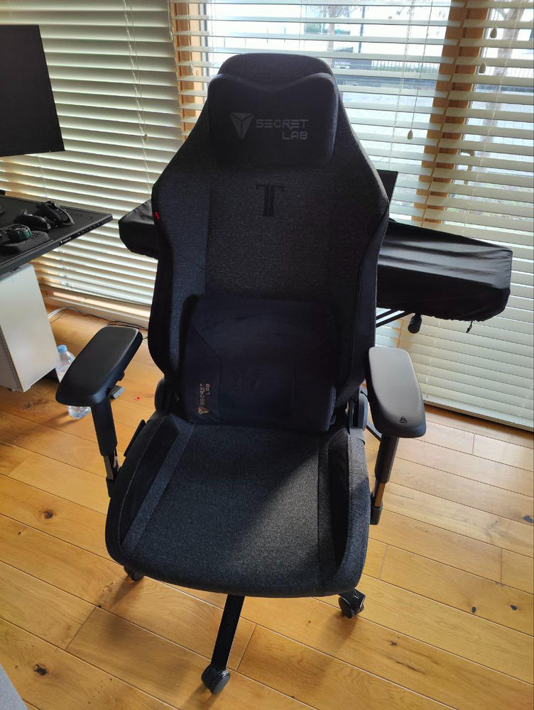 Secretlab MAGNUS Monitor Arm (Heavy Duty Edition) - Customer Photo From Dmytro Proskurin