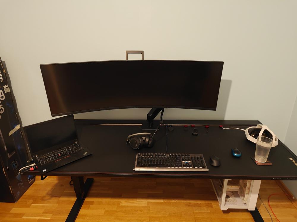 Secretlab MAGNUS Monitor Arm (Heavy Duty Edition) - Customer Photo From Marti Lillemägi